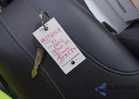 2001 Ford Crown Victoria Lx из США, поврежденный, VIN 2FAFP74WX1X107532